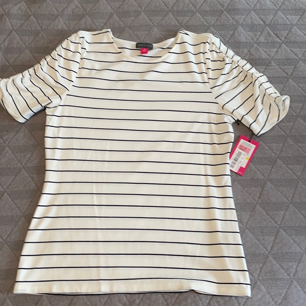 NWT Vince Camuto Top with Cute Detail